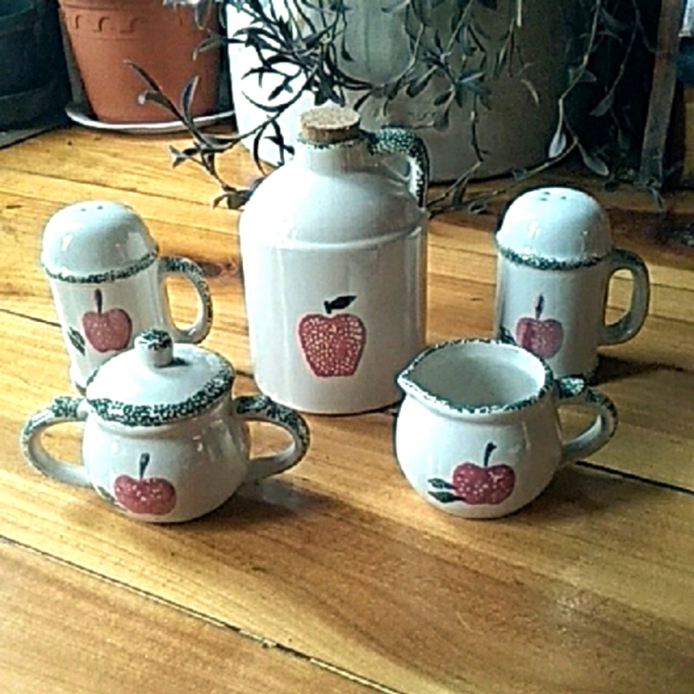 Apple Design Ceramic Kitchen Set